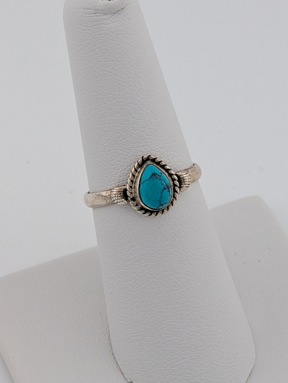 Vintage 925 Sterling Silver Turquoise Colored Stone Teardrop Ring Sz 7
